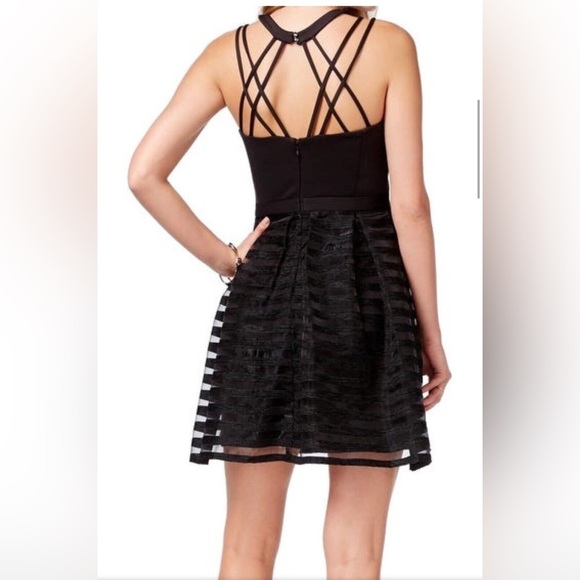 Guess Los Angeles size 10 mid length skater / open back polyester dress… - Picture 5 of 10